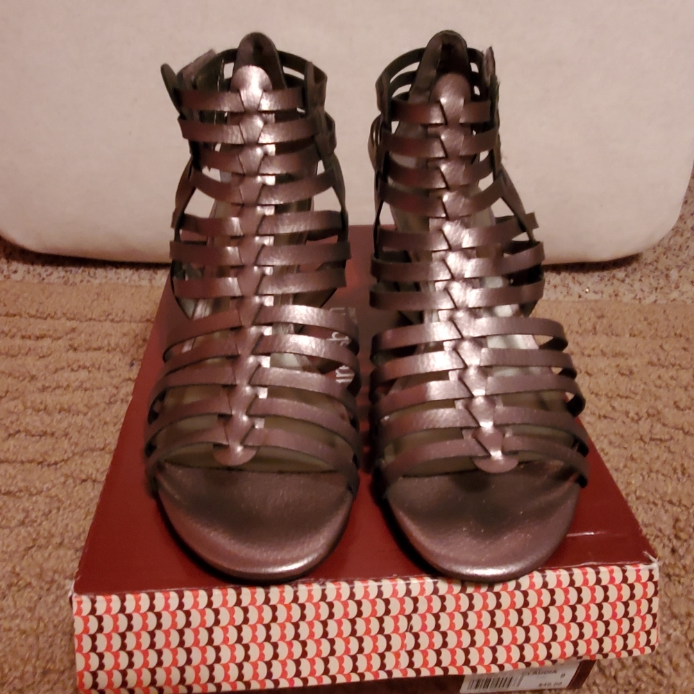 Sandals - Picture 3 of 4